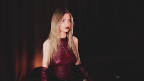 Snapshot of waterfallwoods chatting on November 11, 2025, 8:25 am waterfallwoods online show from November 11, 2025, 8:25 am