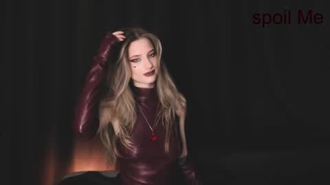 waterfallwoods online show from December 3, 2025, 6:43 am