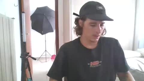 wave_boyy online show from March 12, 2026, 11:49 am