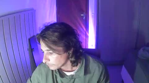 wave_boyy online show from May 10, 2026, 10:37 pm