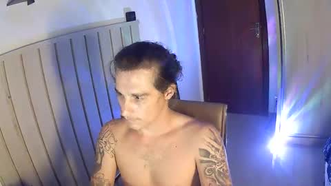wave_boyy online show from May 22, 2026, 12:29 am