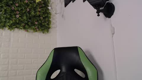 Trixie 3 online show from January 17, 2025, 6:44 pm