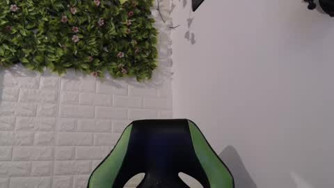 Trixie 3 online show from January 27, 2025, 5:04 pm