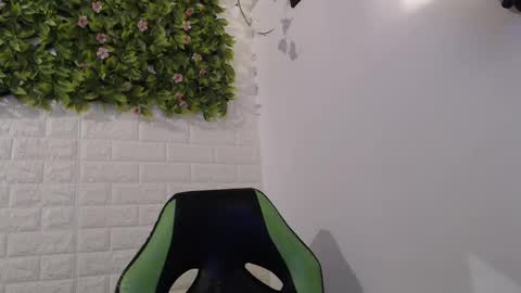 Trixie 3 online show from February 8, 2025, 7:38 pm