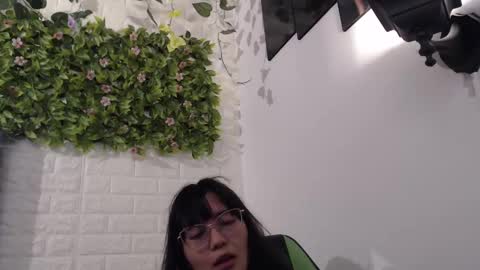 Trixie 3 online show from February 13, 2025, 1:37 pm