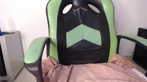 Trixie 3 online show from February 2, 2026, 2:27 pm