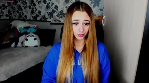 Snapshot of weakness4u chatting on February 7, 2025, 7:07 am Maya online show from February 7, 2025, 7:07 am