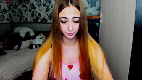 Snapshot of weakness4u chatting on October 6, 2025, 8:34 am Maya online show from October 6, 2025, 8:34 am