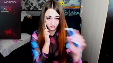 Snapshot of weakness4u chatting on October 27, 2025, 5:00 am Maya online show from October 27, 2025, 5:00 am