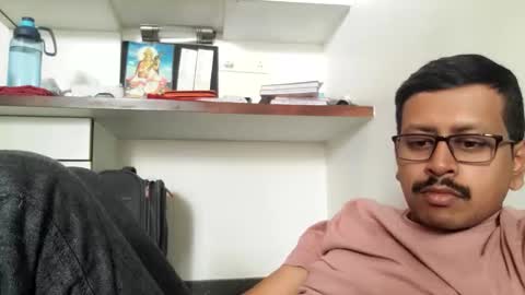 Snapshot of wearcondom chatting on December 20, 2025, 8:21 am sexyguy online show from December 20, 2025, 8:21 am