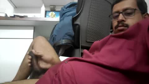Snapshot of wearcondom chatting on April 1, 2026, 1:52 pm sexyguy online show from April 1, 2026, 1:52 pm