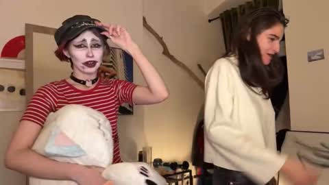 Snapshot of wearethestudio67 chatting on December 4, 2025, 4:00 am wearethestudio67 online show from December 4, 2025, 4:00 am