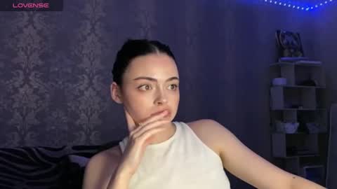 Snapshot of weareyoursun chatting on April 17, 2026, 6:22 pm Alice online show from April 17, 2026, 6:22 pm