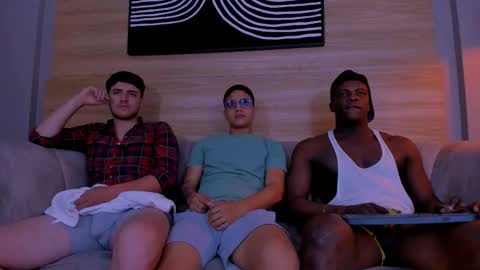 Jhonny Dick  his neighbors. online show from December 4, 2025, 7:22 pm