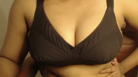 Snapshot of webshowxxx chatting on April 22, 2026, 1:23 pm mina online show from April 22, 2026, 1:23 pm