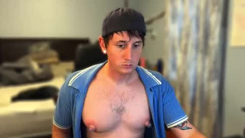 Snapshot of webslingxxxx chatting on May 8, 2026, 11:43 pm webslingxxxx online show from May 8, 2026, 11:43 pm