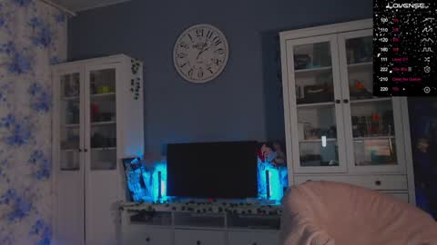  moon  online show from January 7, 2025, 1:14 pm