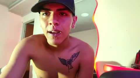 Snapshot of weed_zack chatting on August 2, 2026, 10:19 pm weed_zack online show from August 2, 2026, 10:19 pm