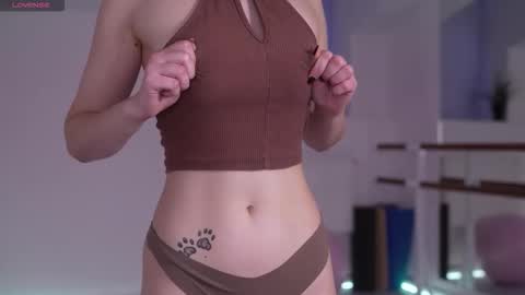 Snapshot of welcome_to_forever chatting on September 18, 2025, 4:09 pm LANA online show from September 18, 2025, 4:09 pm