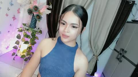 Hi Im LOVIE Please dont forget to follow and thumbs up me online show from May 6, 2026, 5:51 pm