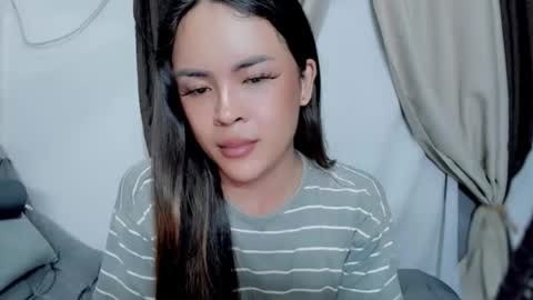 Hi Im LOVIE Please dont forget to follow and thumbs up me online show from May 23, 2026, 2:43 pm