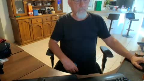 Snapshot of wellhelloo chatting on July 14, 2026, 6:07 am Wellhelloo online show from July 14, 2026, 6:07 am