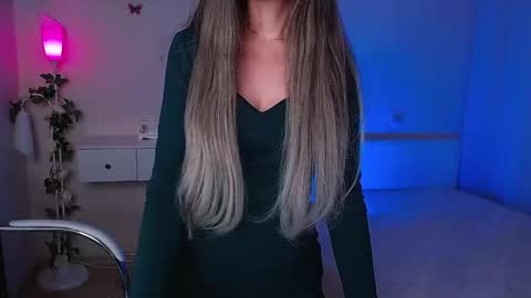 Snapshot of wendifoster chatting on January 28, 2025, 8:04 pm Wendi Foster online show from January 28, 2025, 8:04 pm