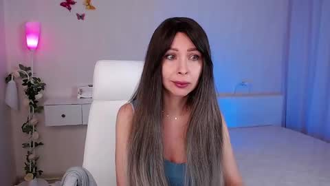 Snapshot of wendifoster chatting on February 19, 2025, 6:10 pm Wendi Foster online show from February 19, 2025, 6:10 pm