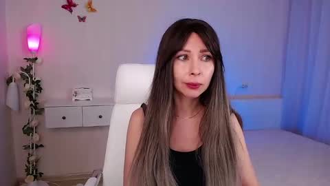 Snapshot of wendifoster chatting on February 25, 2025, 5:47 pm Wendi Foster online show from February 25, 2025, 5:47 pm