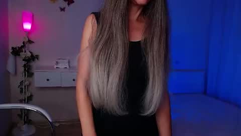 Snapshot of wendifoster chatting on October 24, 2025, 7:10 pm Wendi Foster online show from October 24, 2025, 7:10 pm