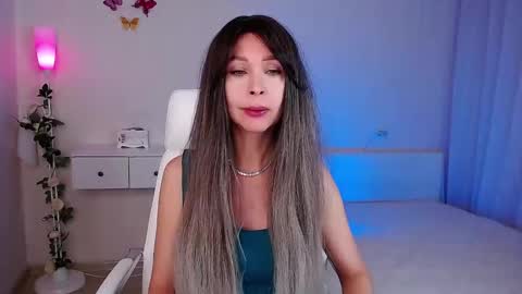 Snapshot of wendifoster chatting on November 11, 2025, 6:41 pm Wendi Foster online show from November 11, 2025, 6:41 pm