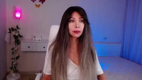 Snapshot of wendifoster chatting on November 17, 2025, 6:35 pm Wendi Foster online show from November 17, 2025, 6:35 pm