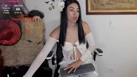 Snapshot of wendy_marshall chatting on November 4, 2025, 7:24 pm Wendy Marshall online show from November 4, 2025, 7:24 pm