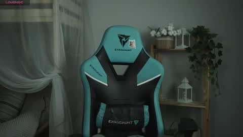 little girl who is always rightLisa online show from November 3, 2025, 1:08 am