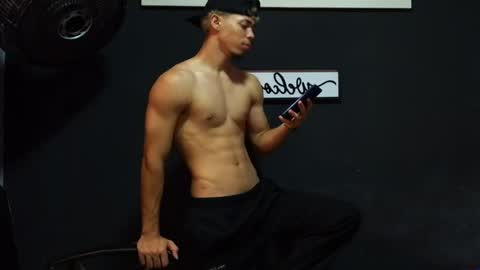 Snapshot of wesley_77 chatting on May 28, 2026, 4:32 am wesley_77 online show from May 28, 2026, 4:32 am