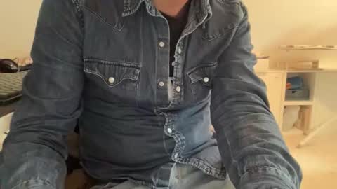 wet_adidasboy online show from September 26, 2025, 1:59 pm