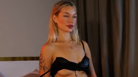 Snapshot of wet_land_ chatting on July 31, 2026, 3:22 pm wet_land_ online show from July 31, 2026, 3:22 pm