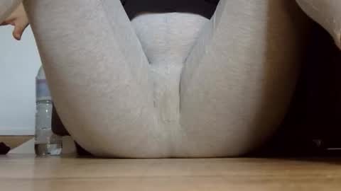 wet_pants2022 online show from September 11, 2025, 6:46 am