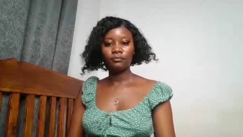 Snapshot of wet_pussieyy chatting on June 15, 2026, 5:31 am wet_pussieyy online show from June 15, 2026, 5:31 am