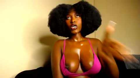 Snapshot of wet_wife_material chatting on July 31, 2026, 10:09 pm Macey online show from July 31, 2026, 10:09 pm