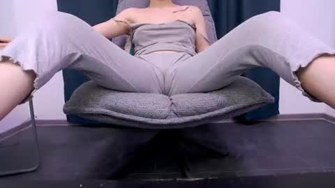 Beatrice Moan from LovenseWet from Tip MenuOpen for Private online show from July 4, 2026, 8:48 pm