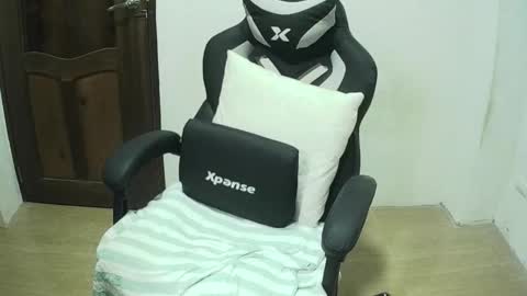 Lyns online show from November 11, 2025, 3:45 pm