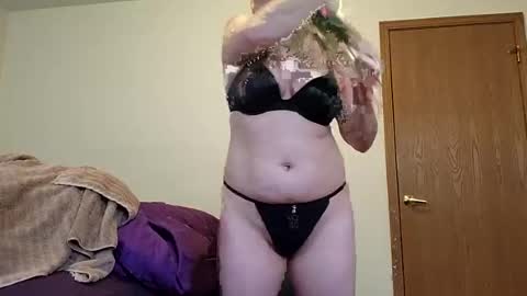 Snapshot of wetness3387 chatting on June 22, 2026, 7:33 pm wetness3387 online show from June 22, 2026, 7:33 pm
