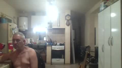 wg_colbert_noir online show from February 22, 2025, 7:23 am