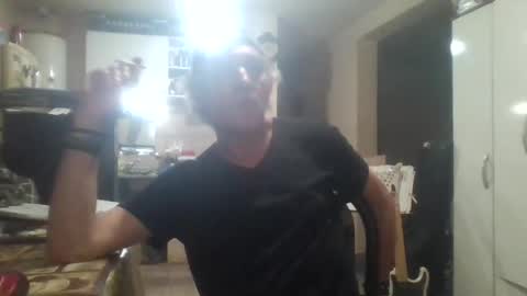 wg_colbert_noir online show from October 21, 2025, 10:38 am