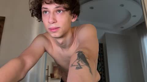 Snapshot of wheremydaydream chatting on November 26, 2025, 8:04 am Mia Please help me to reach 100 thumps up online show from November 26, 2025, 8:04 am