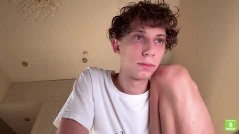 Mia  Please help me to reach 100 thumps up online show from January 12, 2026, 4:23 pm