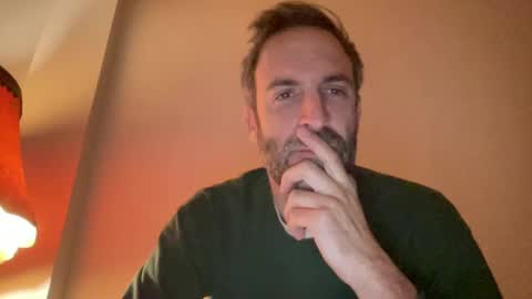 Snapshot of whiskylovexxx chatting on October 1, 2025, 11:33 pm WhiskyLove online show from October 1, 2025, 11:33 pm