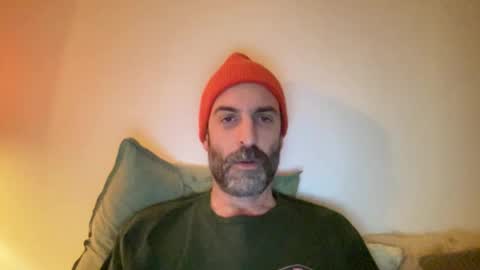 Snapshot of whiskylovexxx chatting on December 20, 2025, 11:01 pm WhiskyLove online show from December 20, 2025, 11:01 pm