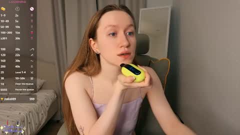 white_bueno online show from June 20, 2026, 5:43 am